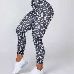 Muscle Nation Signature Scrunch 7/8 Leggings - Black Leopard Scrunch Bum