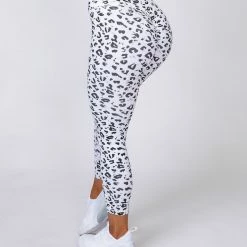 Muscle Nation Signature Scrunch 7/8 Leggings - Snow Leopard Scrunch Bum