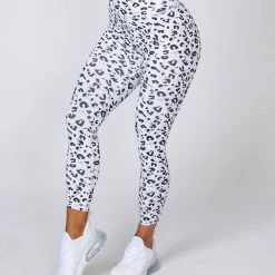 Muscle Nation Signature Scrunch 7/8 Leggings - Snow Leopard Scrunch Bum