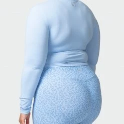 Muscle Nation Welcome To The Club MN Everyday Cropped Long Sleeve Top - Periwinkle