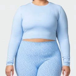 Muscle Nation Welcome To The Club MN Everyday Cropped Long Sleeve Top - Periwinkle