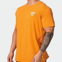 Muscle Nation Mens MN Squad Oversized Vintage Tee - Washed Fireball