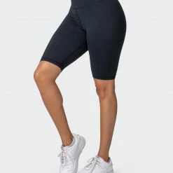 Muscle Nation 30% EOFY SALE Signature Scrunch Referee Length Shorts - Black 14 Muscle Nation 30% EOFY SALE Signature Scrunch Referee Length Shorts - Black